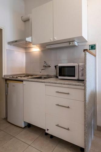 virtuve, Apartments by the sea Zivogosce - Blato, Makarska - 24667 in Zivogosce