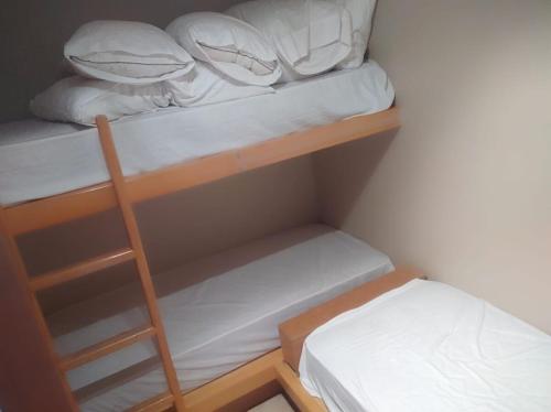 Apartmento en Residencias Mirador junto a Club Puerto Azul in Caraballeda