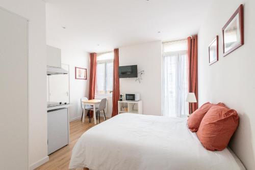 Studio lumineux et confortable Proche Douai Centre in Douai