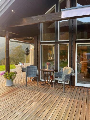 Viesnīcas āriene, Sunny Cabin With Fjord Views In Redal in Naustdal