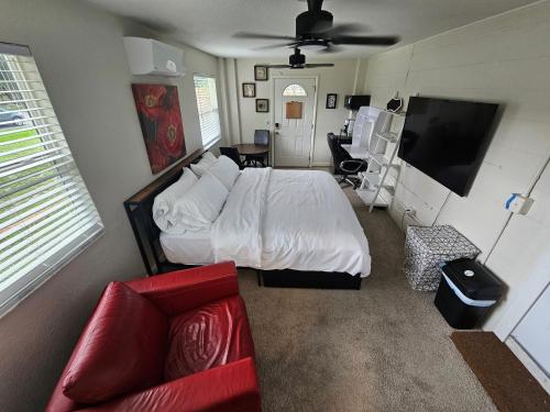 Sanford Suite King Bed Work-Ready with 60 in Google TV and Rainfall Shower
