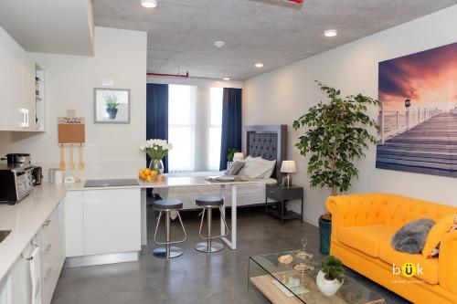 One-Bedroom Apartment room in Cozy New Studio Excellent Location
