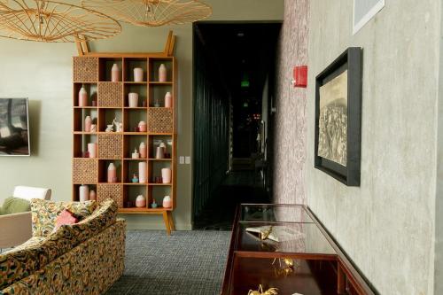 One-Bedroom Apartment image 7