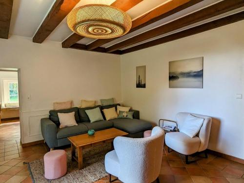 Maison forestière paisible avec piscine et animaux admis - FR-1-583-423 (Maison forestiere paisible avec piscine et animaux admis - FR-1-583-423) in Gy