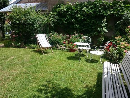 Gîte Les Glycines - Calme avec wifi et animaux admis - FR-1-583-402 (Gite Les Glycines - Calme avec wifi et animaux admis - FR-1-583-402) in Scey-sur-Saone-et-Saint-Albin