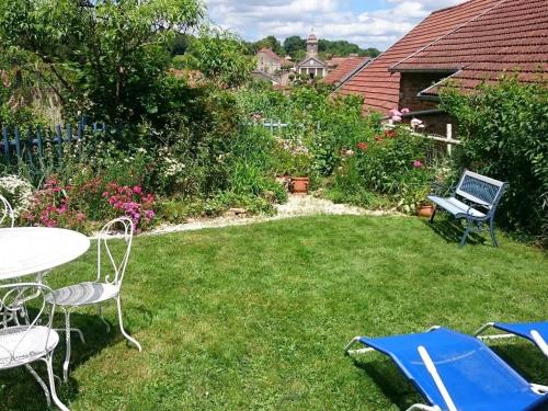 Gîte Les Glycines - Calme avec wifi et animaux admis - FR-1-583-402 (Gite Les Glycines - Calme avec wifi et animaux admis - FR-1-583-402) in Scey-sur-Saone-et-Saint-Albin