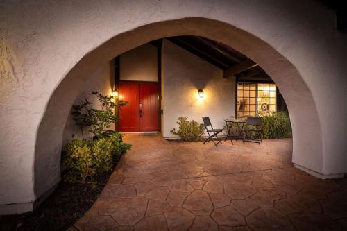 5 Bedroom Home With Firepit in Poway