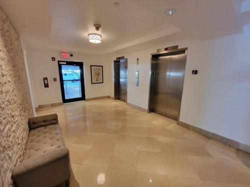 Outstanding 2bd-2ba in Key Biscayne in Key Biscayne (FL)