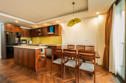 NINE HOUSING West Lake 136 Vu Mien