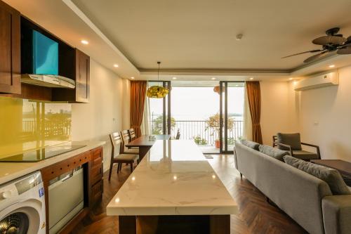 NINE HOUSING West Lake 136 Vu Mien