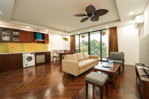 NINE HOUSING West Lake 136 Vu Mien