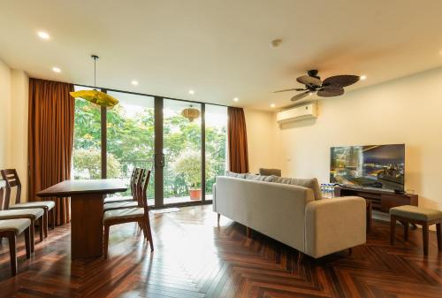 NINE HOUSING West Lake 136 Vu Mien