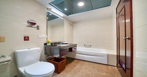 room detail thumbnail 2