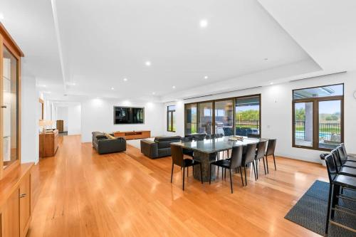 Serene Coastal Retreat in Hastings w pool in Hastings / Tyabb