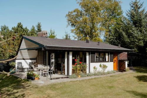 Vista exterior, Stay In 'Schubben,' An Idyllic Garden Home in Hou