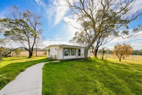 Fully Equipped Balnarring Cottage for 4 w pool in Balnarring