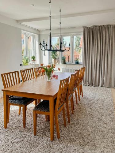 Pohled zvenku, Charming Family House Near Ystad's Sandy Beaches in Kopingebro