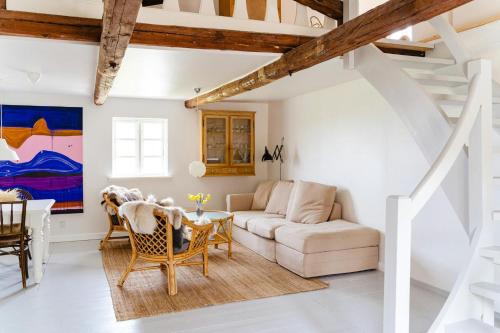 Зовнішній вигляд готелю, Family-Friendly Oasis With Sea View In Funen in Ниборг