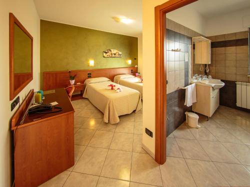 Hotel Residence Eden - Accommodation - Mozzagrogna