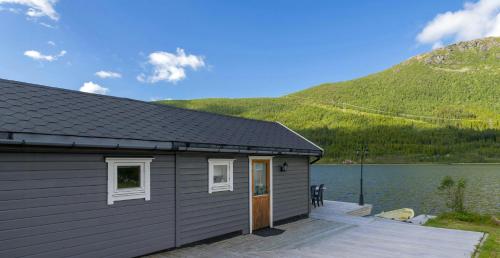 ทัศนียภาพภายนอกโรงแรม, Lakeside Lodge With Fishing in ซูร์ทลองด์