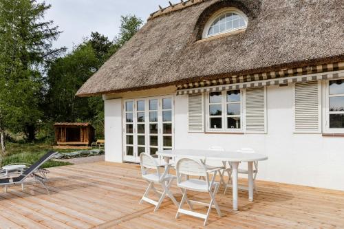 Zunanjost, Protected Nature At Thatched Gem in Ornum