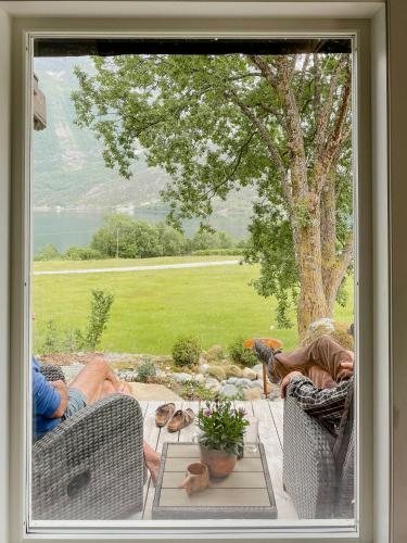 Зовнішній вигляд готелю, Cozy Modern Cabin In West Norway With View in Алфотен