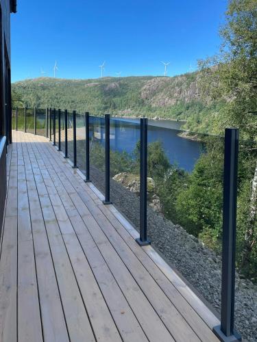 ทัศนียภาพภายนอกโรงแรม, Cozy Cabin With View Over Åvedalsvannet (Cozy Cabin With View Over Avedalsvannet) in โมย