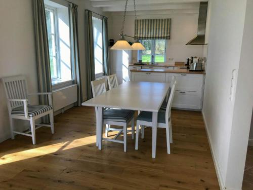 外部景觀, Historic Cottage By The Schlei in 拉本基爾興-福呂克