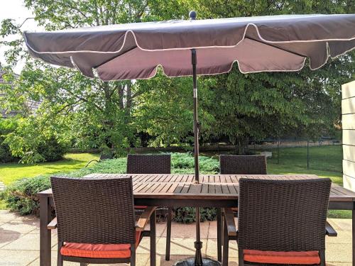 Chalet confortable à Pesmes avec terrasse privative - FR-1-583-477 (Chalet confortable a Pesmes avec terrasse privative - FR-1-583-477) in Pesmes