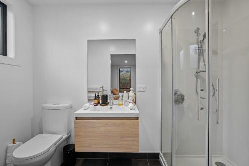Stunning 3 Bedroom Apartment Queenstown Lake Hayes - image 11