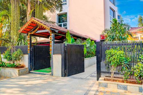 Entrance, [Day Stay - 12 Hrs Slot: 8 AM to 8 PM] Collection O Devangothi Railway station Banglore in Hoskote