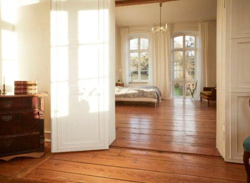 Viesnīcas āriene, Elegant, Sun-Flooded Suite In Mecklenburg in Alt Suhrkow