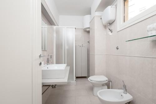 Margaret Guest House - Metro San Paolo, Roma (foto 10)