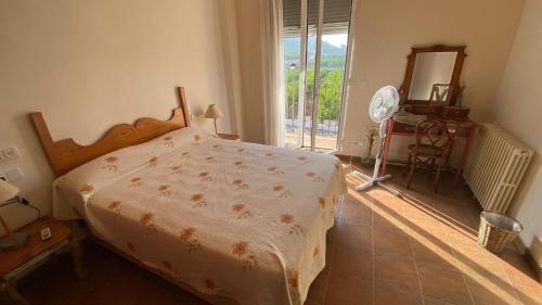 Room in Farmhouse - Mandarina Room with incredible view chambre d'hôte Benifaió