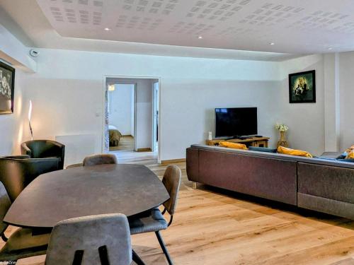 Bel appartement rénové avec WiFi et parking sécurisé à Vesoul - FR-1-583-473 (Bel appartement renove avec WiFi et parking securise a Vesoul - FR-1-583-473) in Vesoul