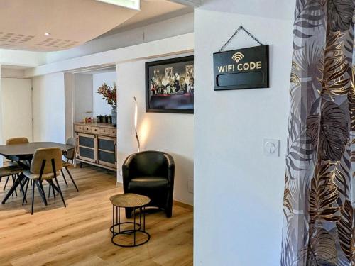 Bel appartement rénové avec WiFi et parking sécurisé à Vesoul - FR-1-583-473 (Bel appartement renove avec WiFi et parking securise a Vesoul - FR-1-583-473) in Vesoul