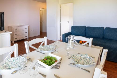 2 bedrooms, 2 beds