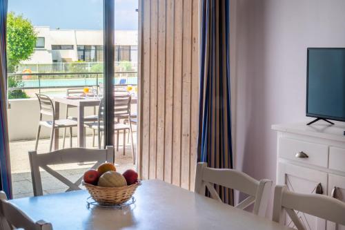 2 bedrooms, 5 beds