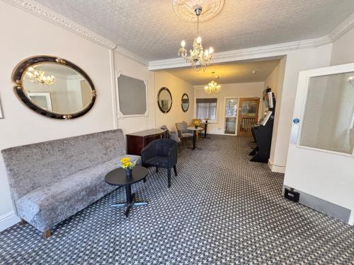 The Royal Alexandra Hotel - image 14