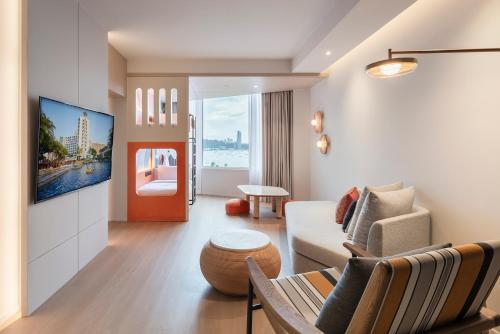 room detail thumbnail 1