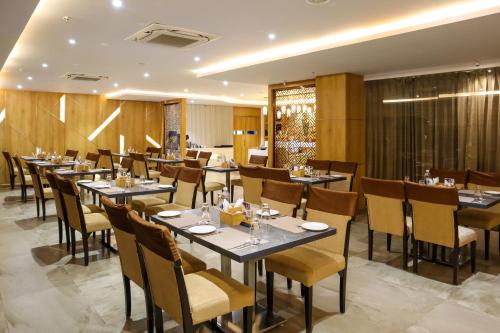 Restaurant, Hotel Ocean Vista Bay in Jalari Peta