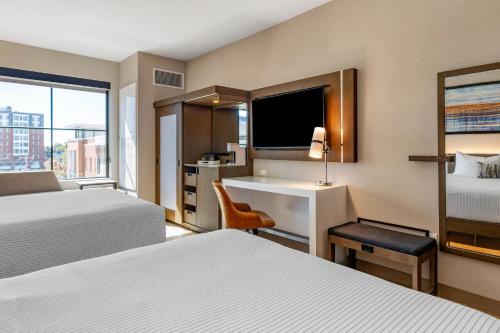 Cambria Hotel New Haven University Area - image 9