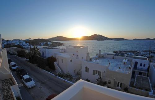 ระเบียง/ชานเรือน, Irini Rooms in เกาะเพรอส