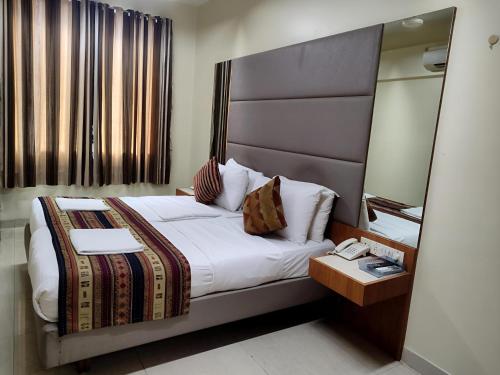 Empire Hotel - Grant Road