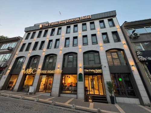 The Palm Bosphorus Hotel in أوسكودار