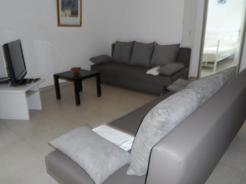 3 bedrooms, 4 beds