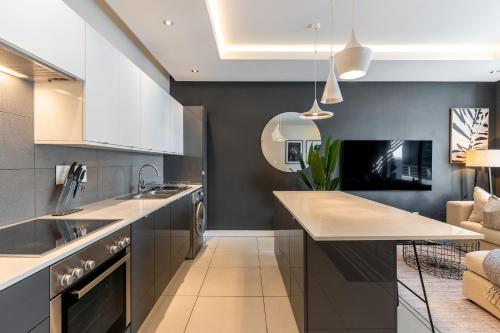The Chelsea 404 - image 7