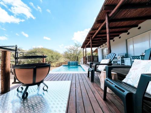 Piscina, 24 Degrees South Country Estate in Hoedspruit