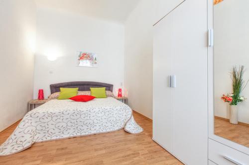 Modern Apartment Zitna - main image