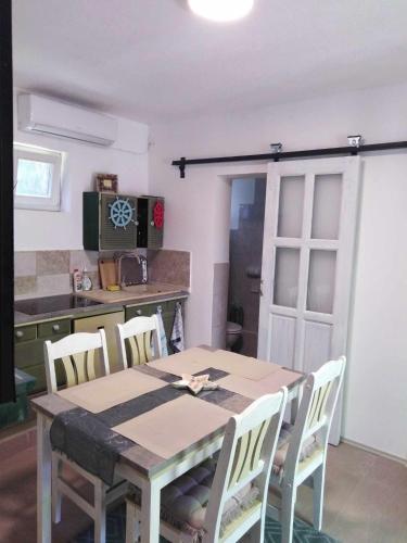 Dalmát Kuckó apartmanház (Dalmat Kucko apartmanhaz) in 崔班齊